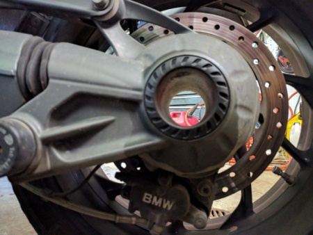 Final drive seep leak
