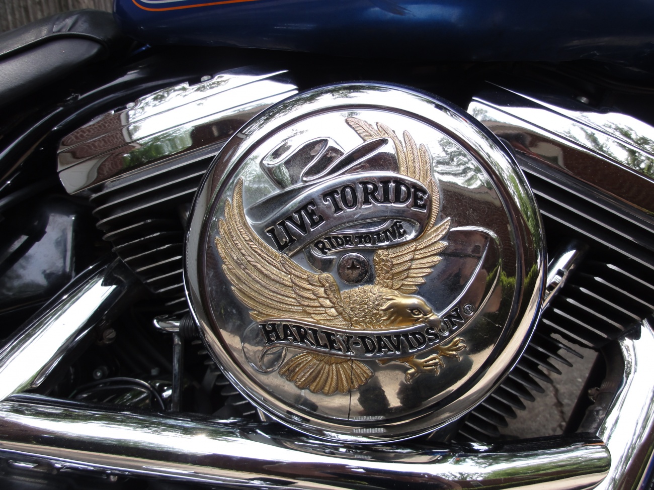 '92 FXRS Carb Cover - note crack.