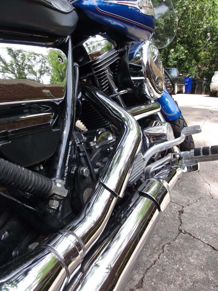 '92 FXRS Exhaust - note slight scratches