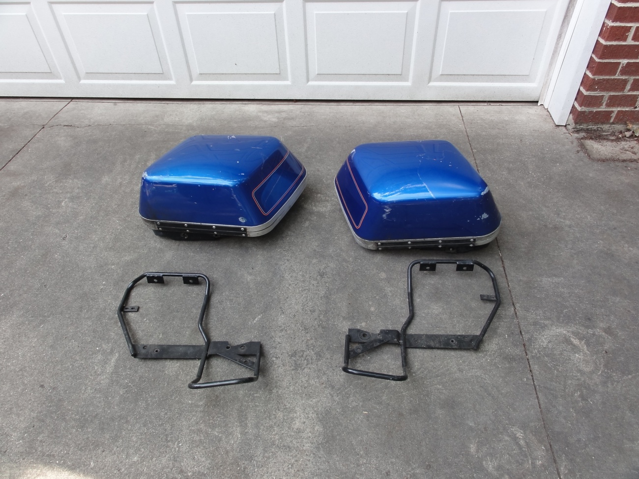 92 FXRS Hard Bags and Mounting Brackets