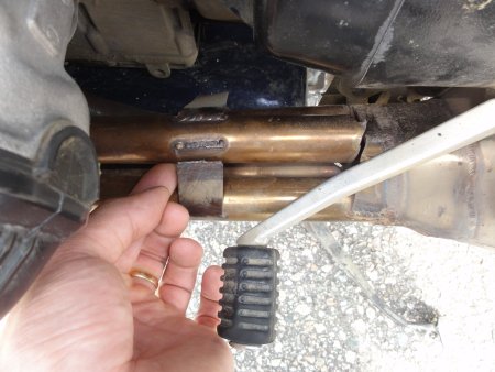 10_brokenexhaust.jpeg