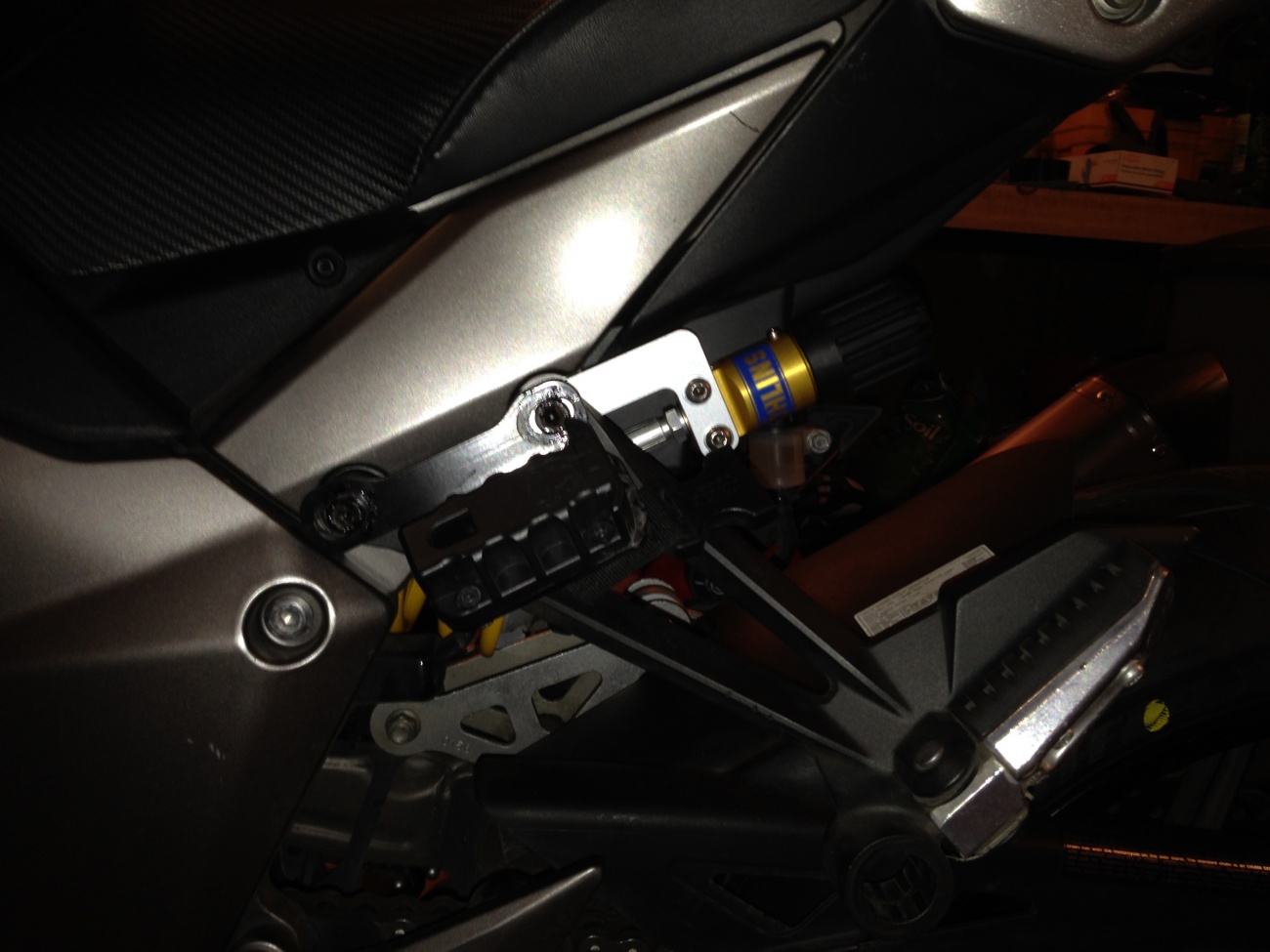 Remote preload adjuster
